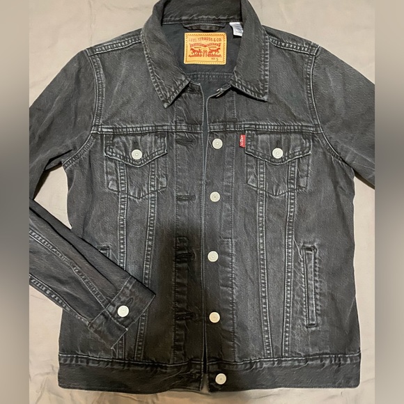 Levi’s trucker jacket - Picture 3 of 4